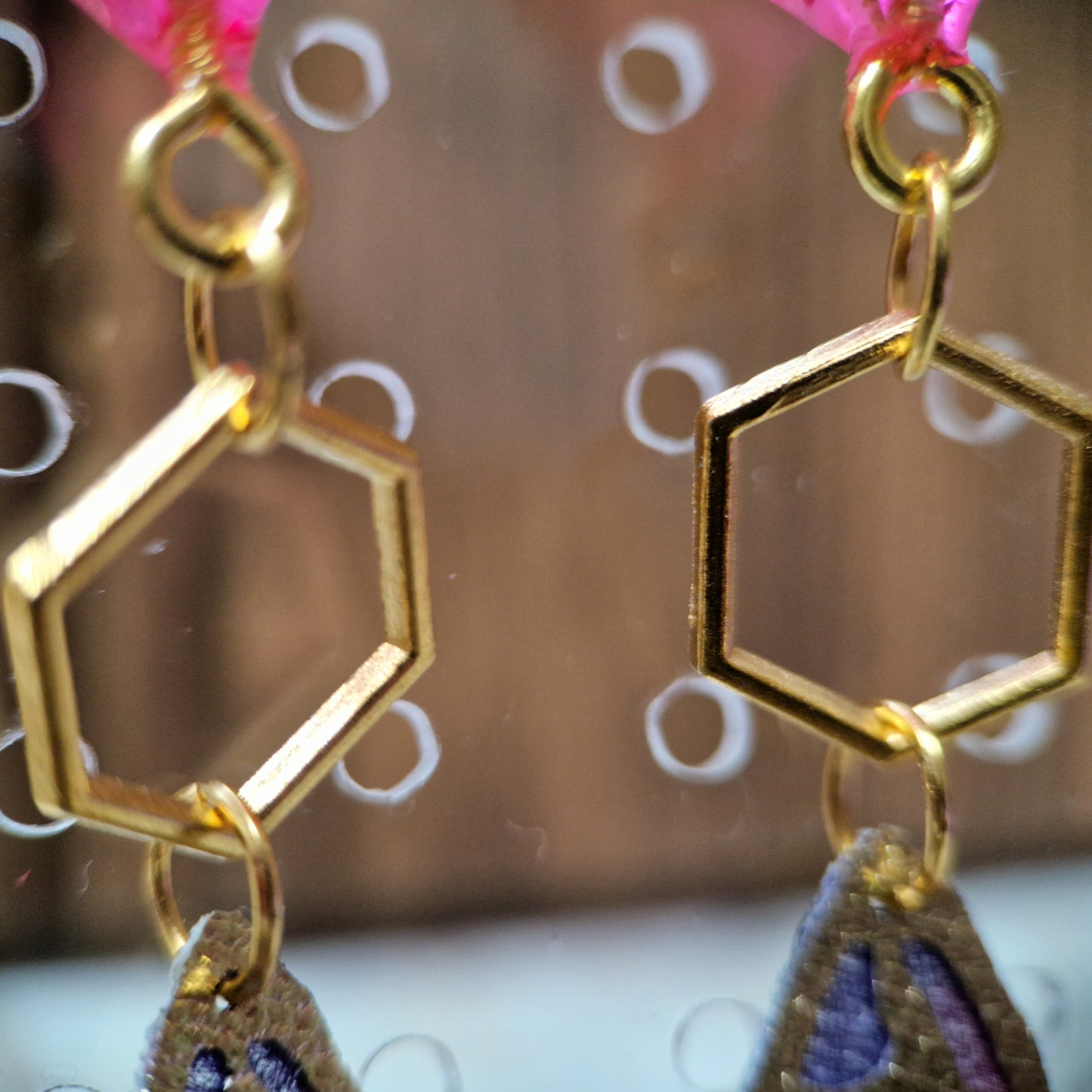 FUCHSIA WINGS - D4 EARRINGS